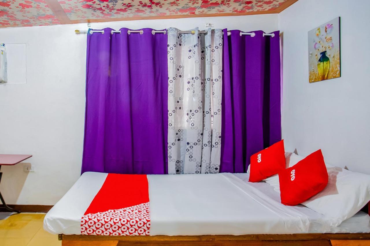 Vaccinated Staff - OYO 808 Mye Tourist Inn Paranaque City Exterior foto